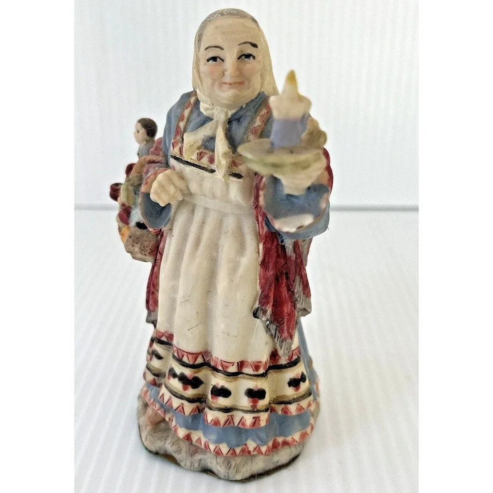 The International Santa Claus Collection Babouschka Russia SC03 1992 Grandmother